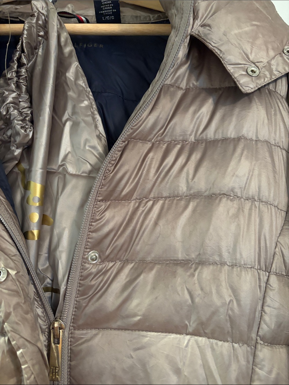 Tommy Hilfiger Women's Taupe Packable Hooded Lightweight Down Puffer Coat sz L - Picture 7 of 8